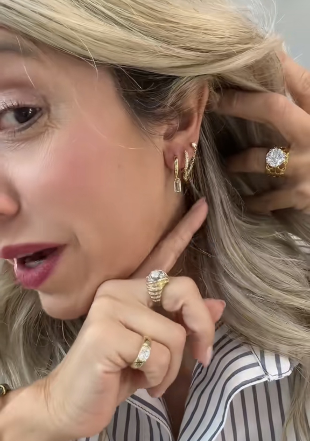 Earring Feature